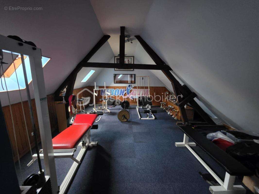 Maison de ville transformé en Salle sport 156 m² possible de remettre en maison d'habitation - photo 2
