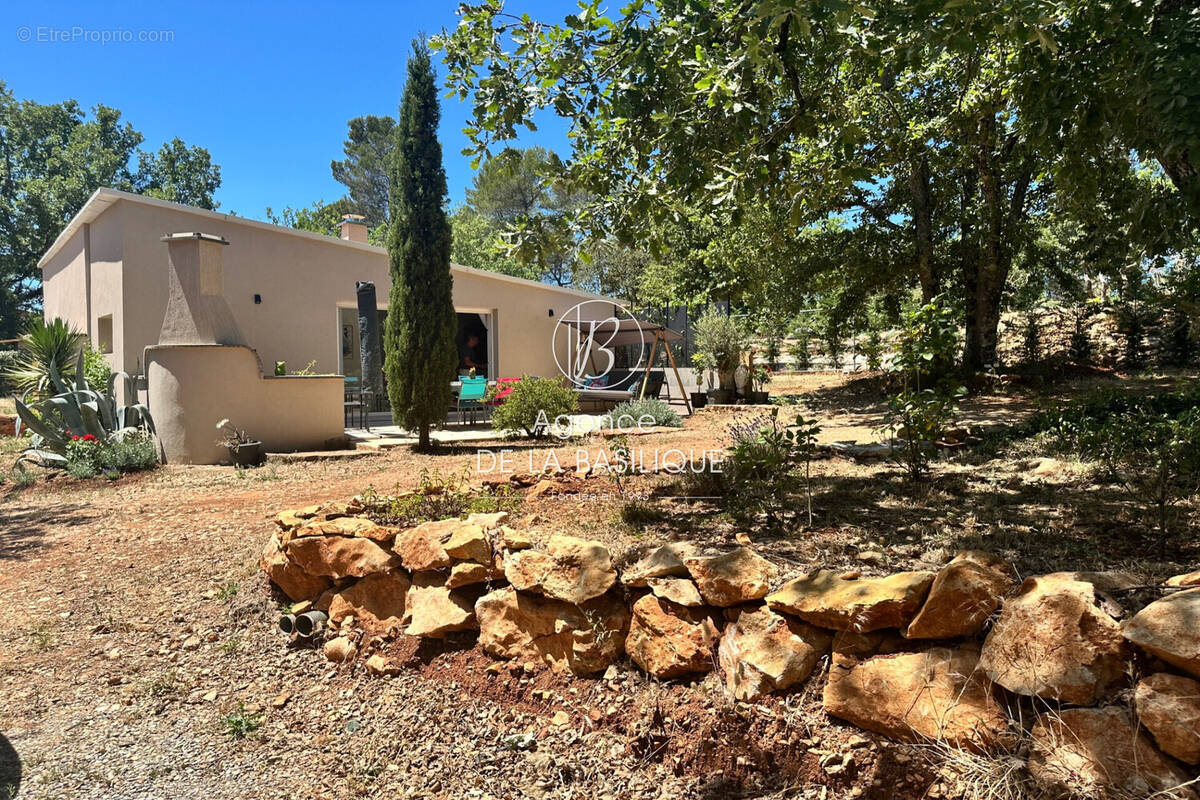 Maison à SAINT-MAXIMIN-LA-SAINTE-BAUME