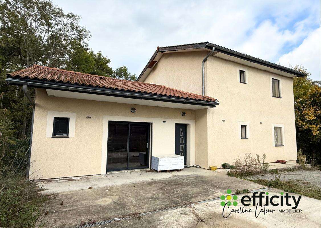 Maison à MARCILLY-LE-CHATEL