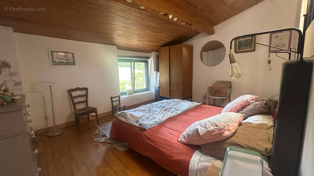 Maison à FELINES
