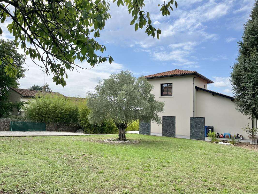 Maison à CASTELGINEST