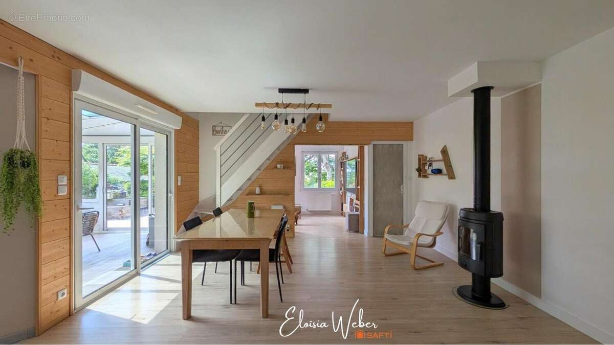 Maison 99 m² à La Chapelle-Saint-Laud  - photo 3