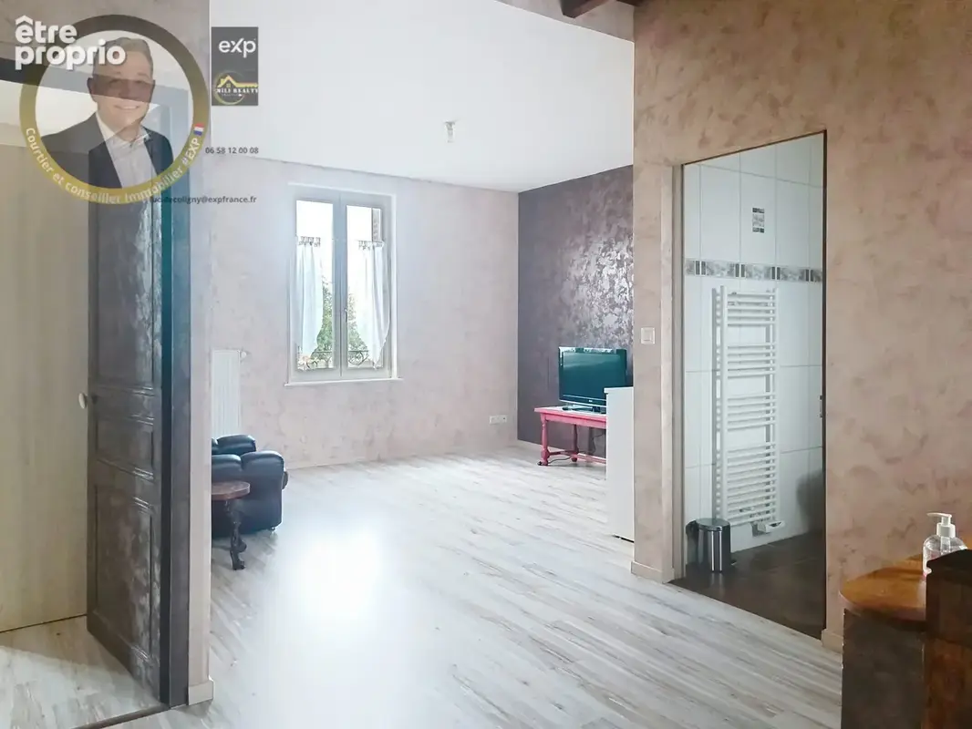 Salle de vie de l'appartement (1er)