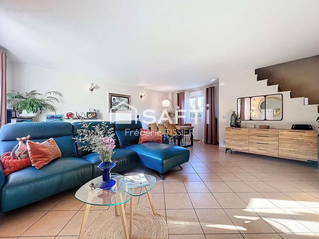 Photo 2 - Maison à LA ROQUETTE-SUR-SIAGNE