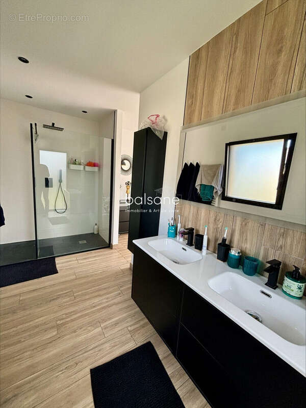 Maison à SAINT-JEAN-DU-CARDONNAY