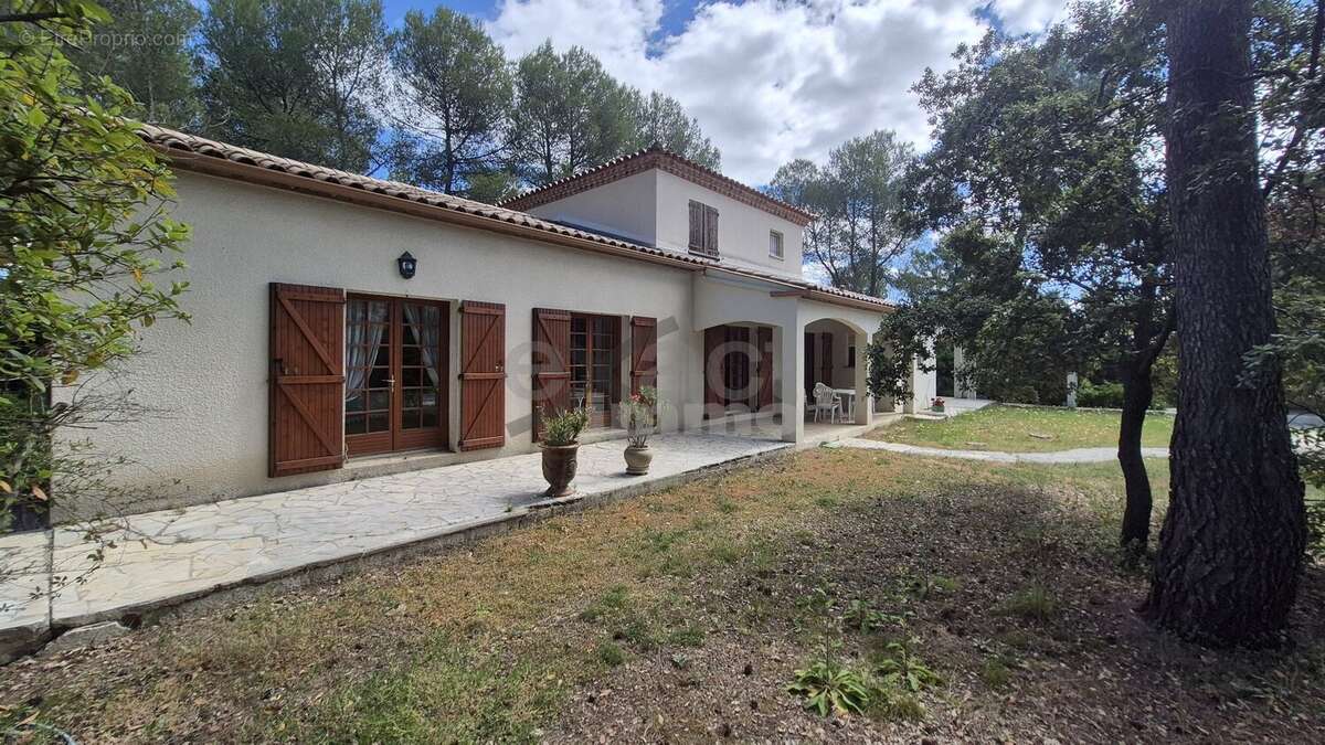 Propriété RARE à St Clément de Rivières - photo 3