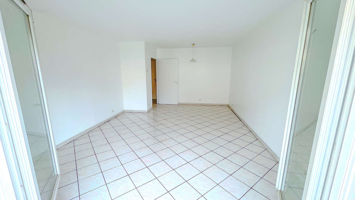 Appartement à VILLENEUVE-LA-GARENNE