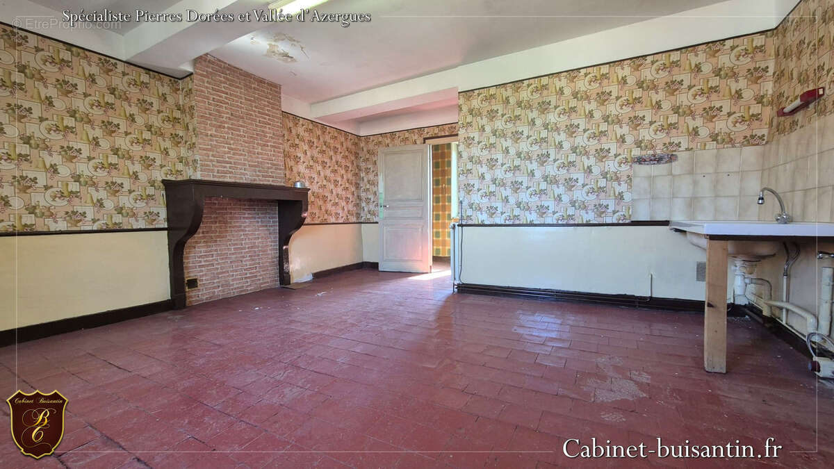 Maison en pierres centre village - photo 11