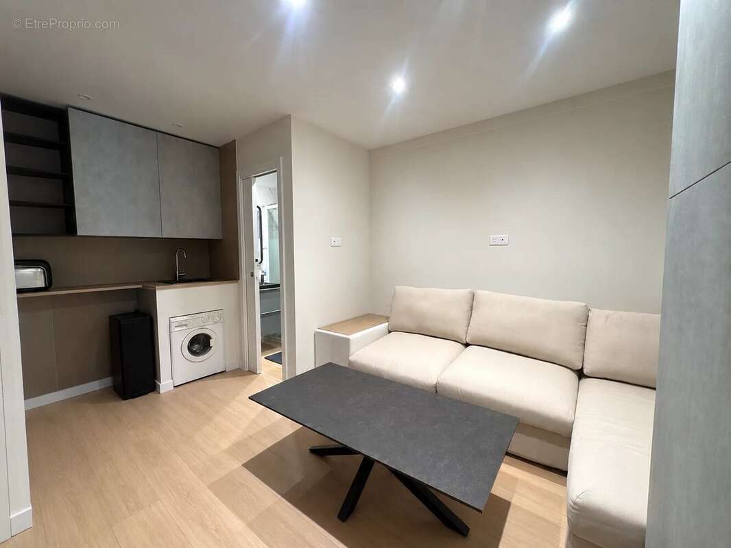 Cannes – Charmant 3 pièces entièrement rénové, idéal pied-à-terre ou investissement - photo 2