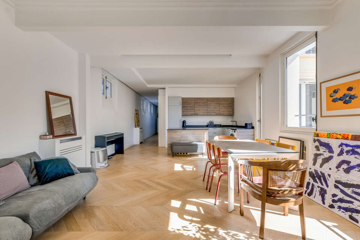 Appartement à PARIS-18E