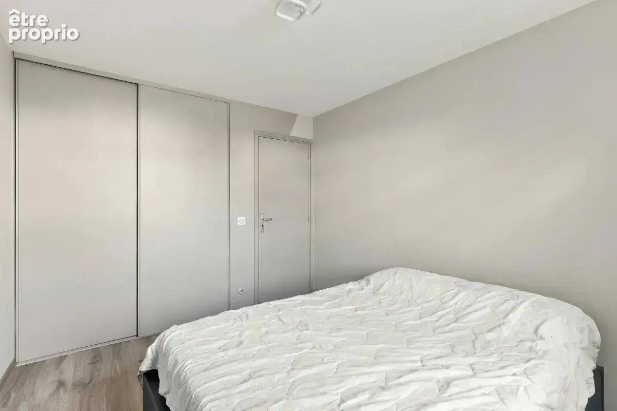 Appartement 4 pièces de 80 m² à Ville-la-Grand - Parking - Terrasse - photo 12