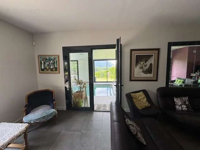 Maison sur 6300 m² de terrain - photo 6