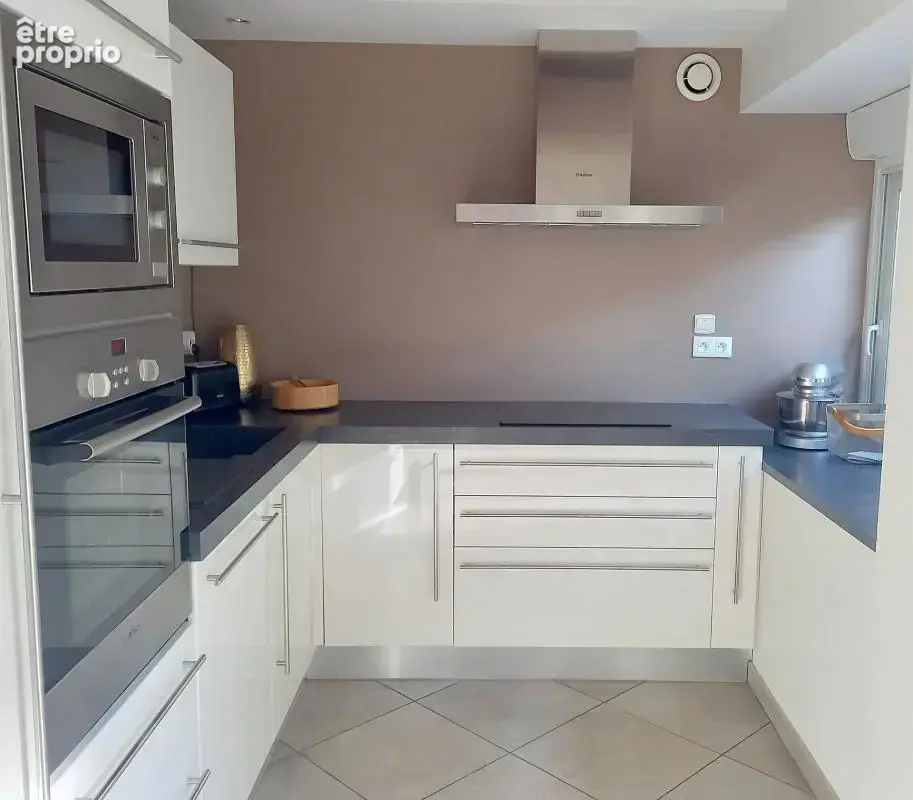 Maison centre-ville - Laval rive droite - 4/5 chambres - jardin - stationnement - photo 5