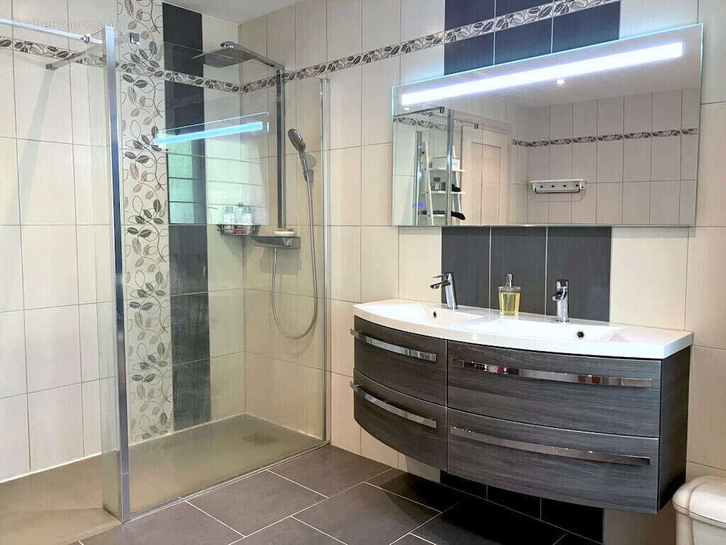 Appartement à VILLE