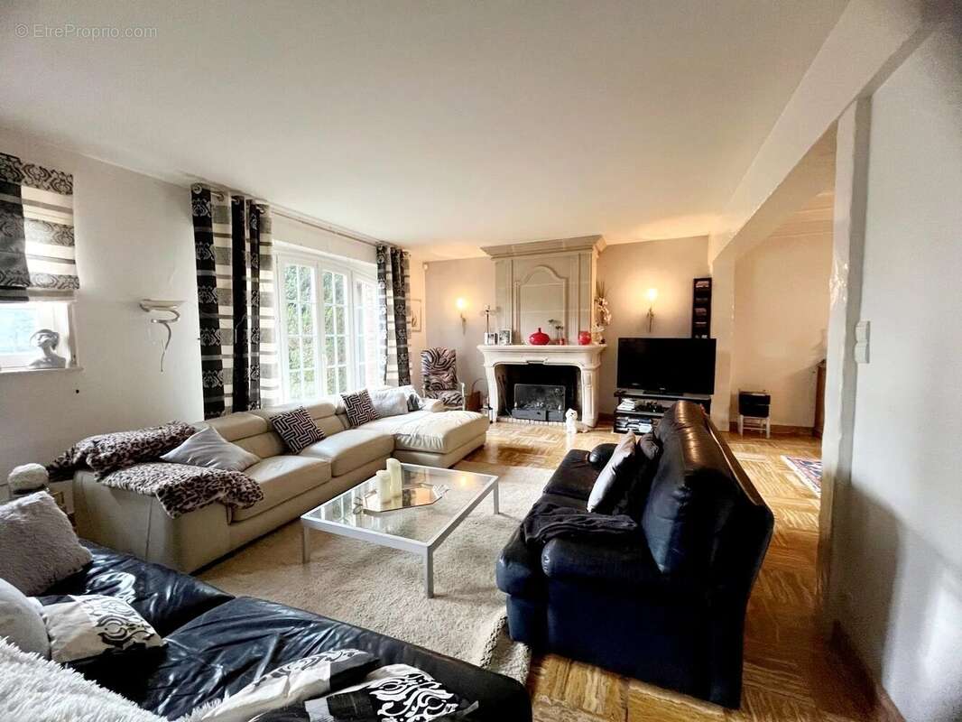 BAUVIN à proximité d'Annoeullin, Maison d'exception : 216m2/2000m2 à 20 mn de LILLE - photo 4