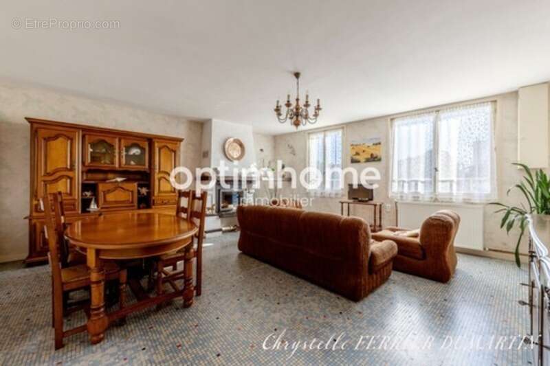 Maison à AMBARES-ET-LAGRAVE