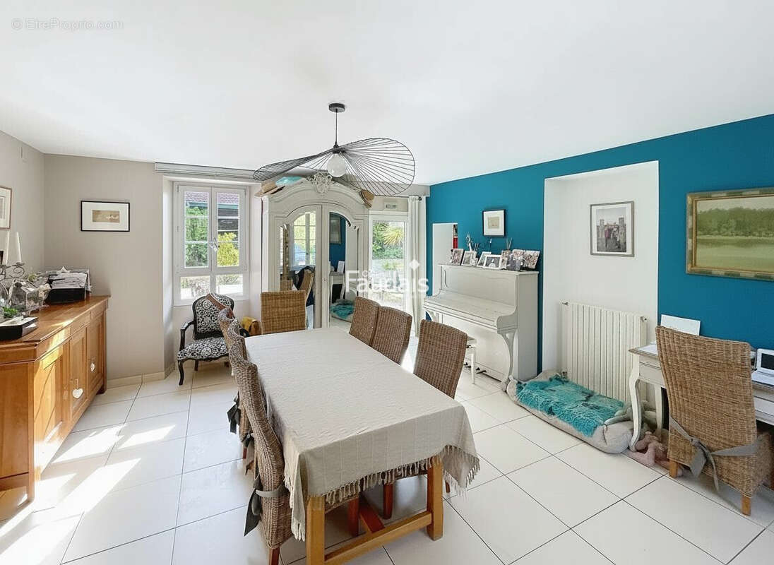 Maison 177 m² à Coutances  - photo 4