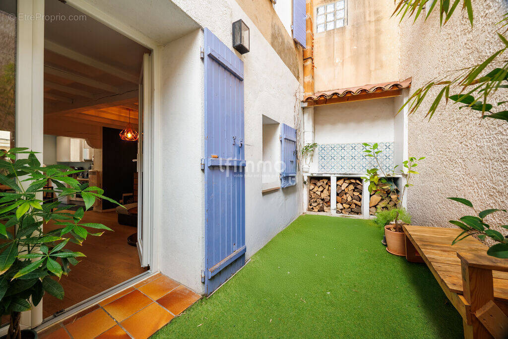 Maison à SIMIANE-COLLONGUE