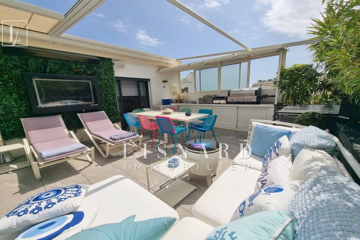 Appartement à VALLAURIS