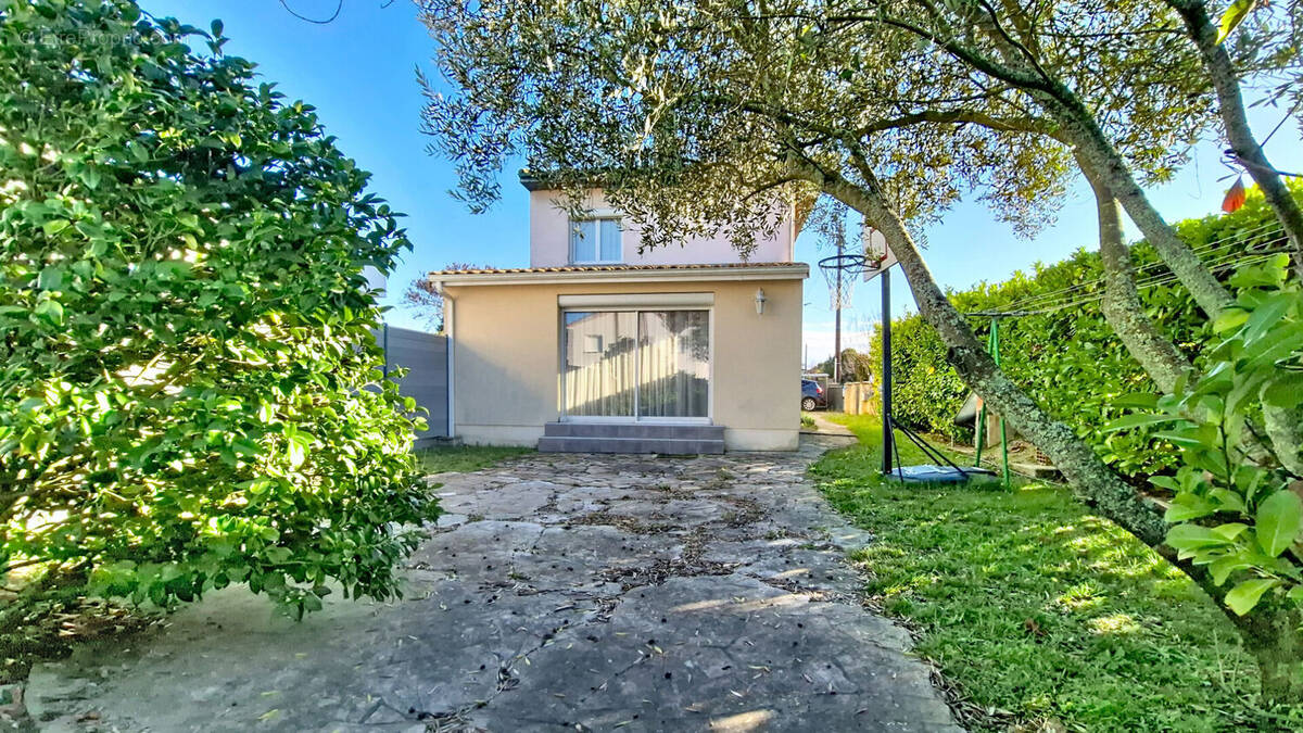 Maison à VILLENAVE-D'ORNON