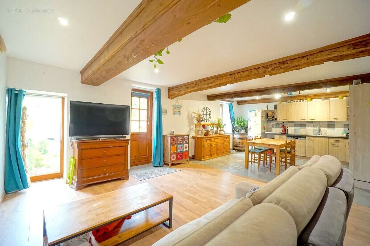 Maison à SOURCIEUX-LES-MINES