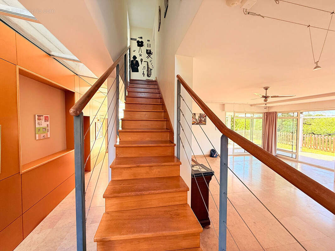 Maison 282 m² à Montmorillon  - photo 8