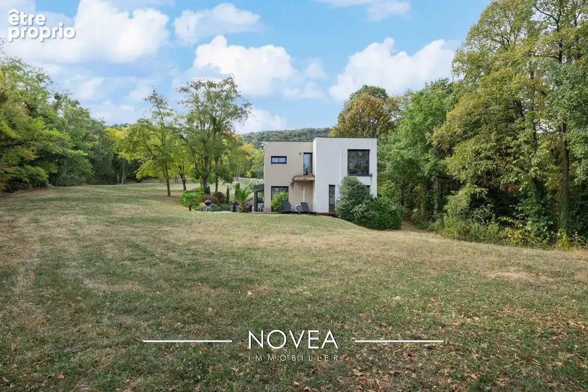 Maison 6 pièces 165 m² à vendre à Saint-Romain-Au-Mont-D'or (69270) - photo 2