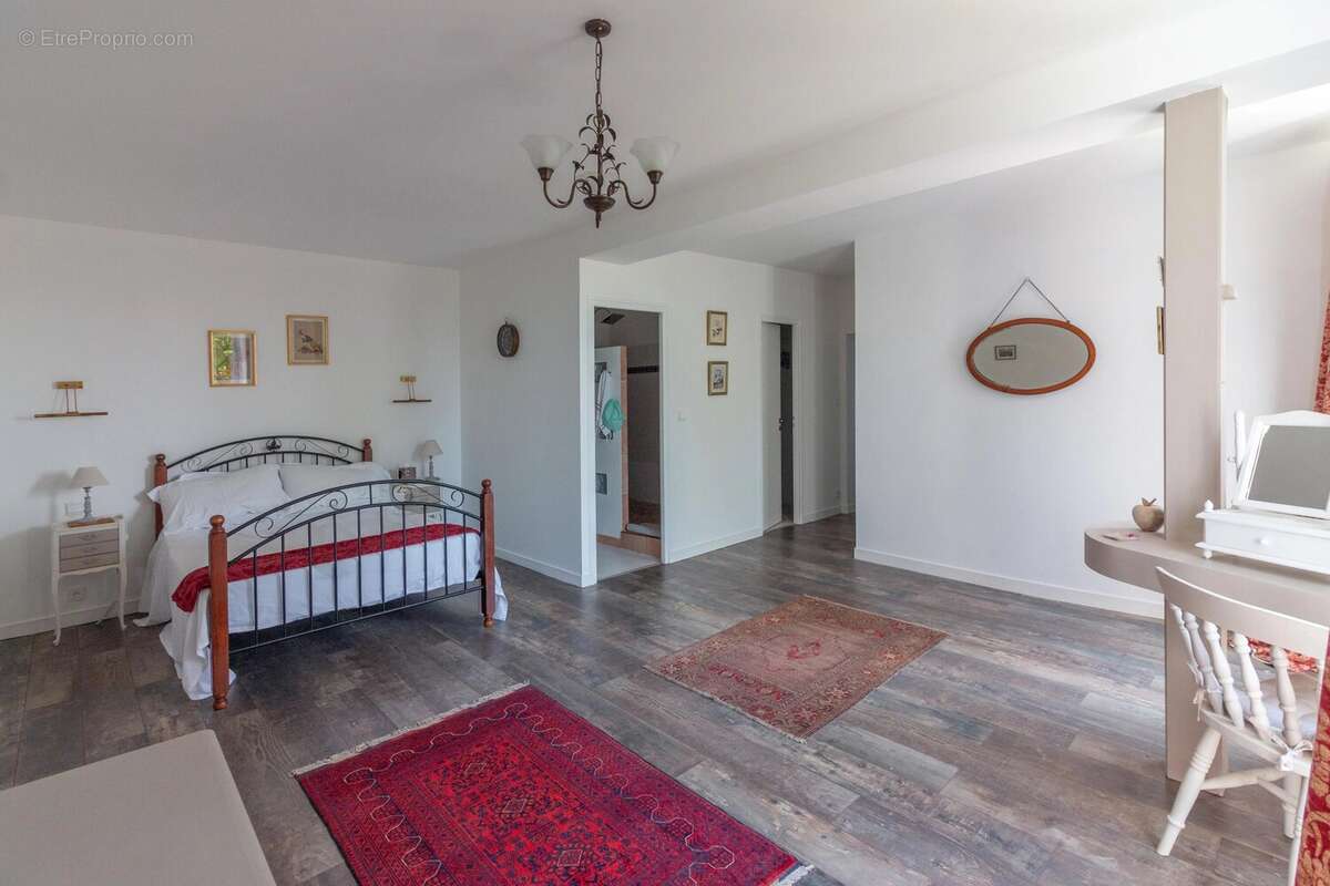 Maison à SAINT-SULPICE-DE-COGNAC