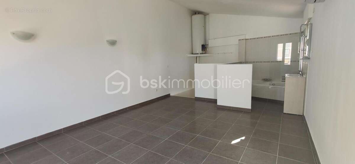 Exclusivite - appartement en triplex entierement renove – terrasses - box et parking - photo 9