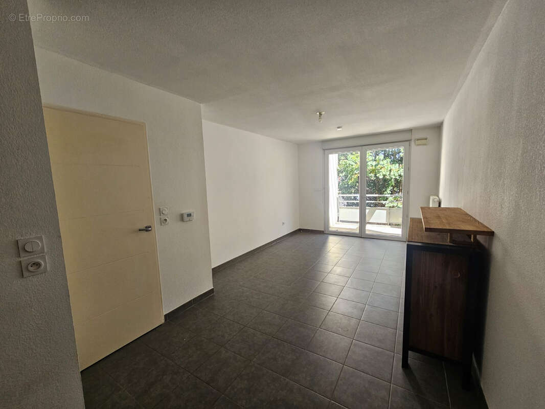 Beau T2 de 45m2, Route de St Simon / Guilhermy, avec terrasse et belle exposition - photo 10