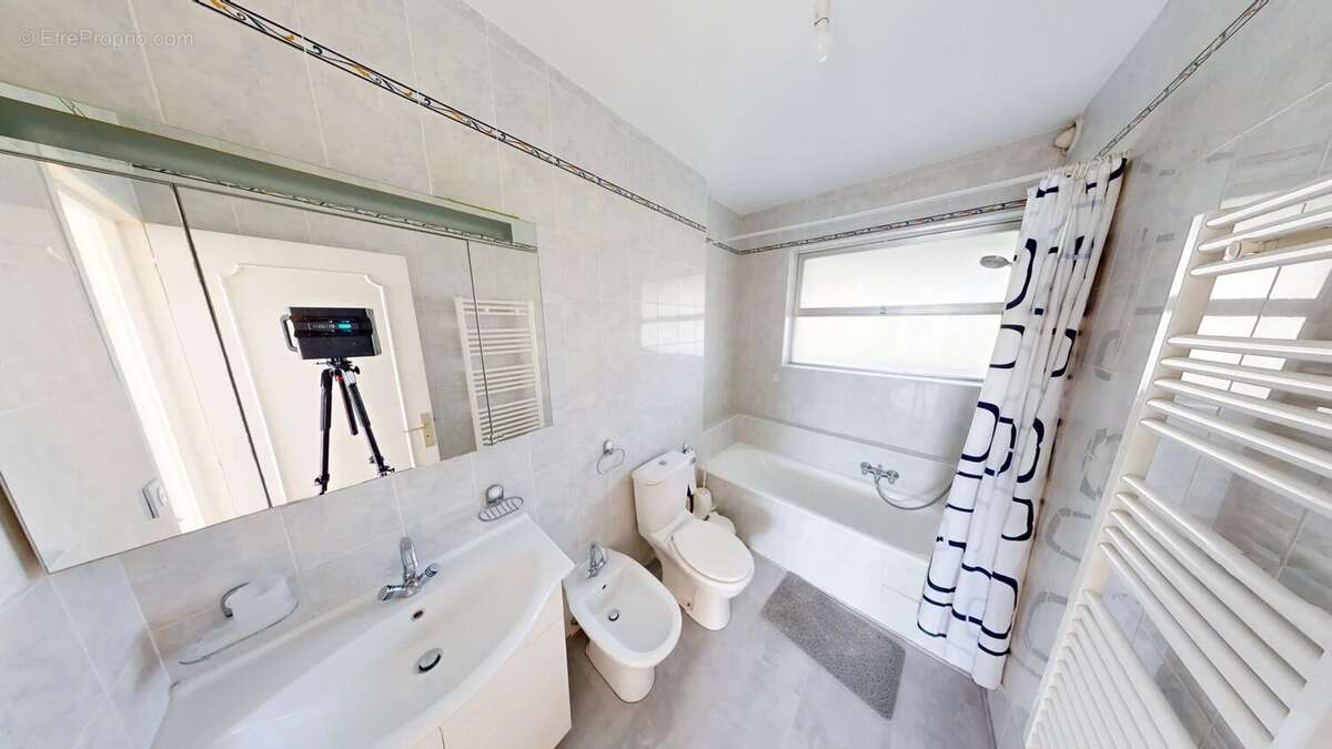 Appartement à VILLENEUVE-LOUBET