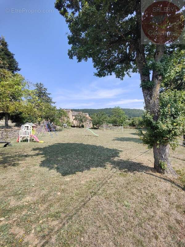 Terrain constructible 1009m² - photo 6