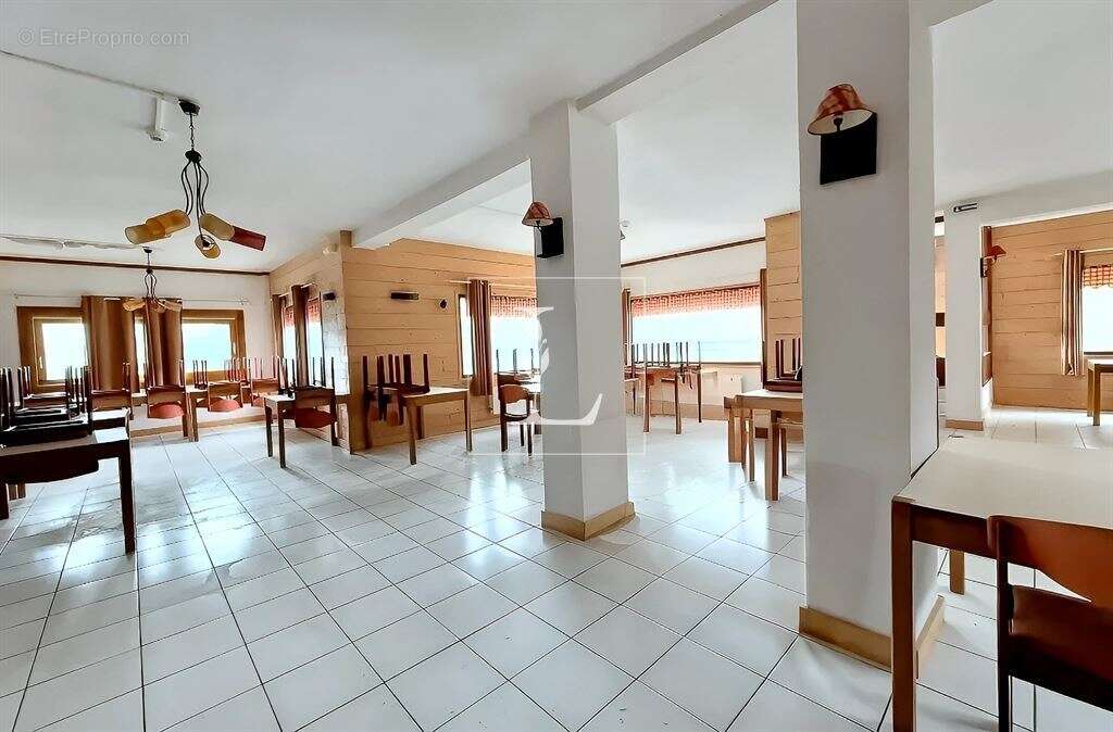 Commerce à GOUAUX-DE-LARBOUST