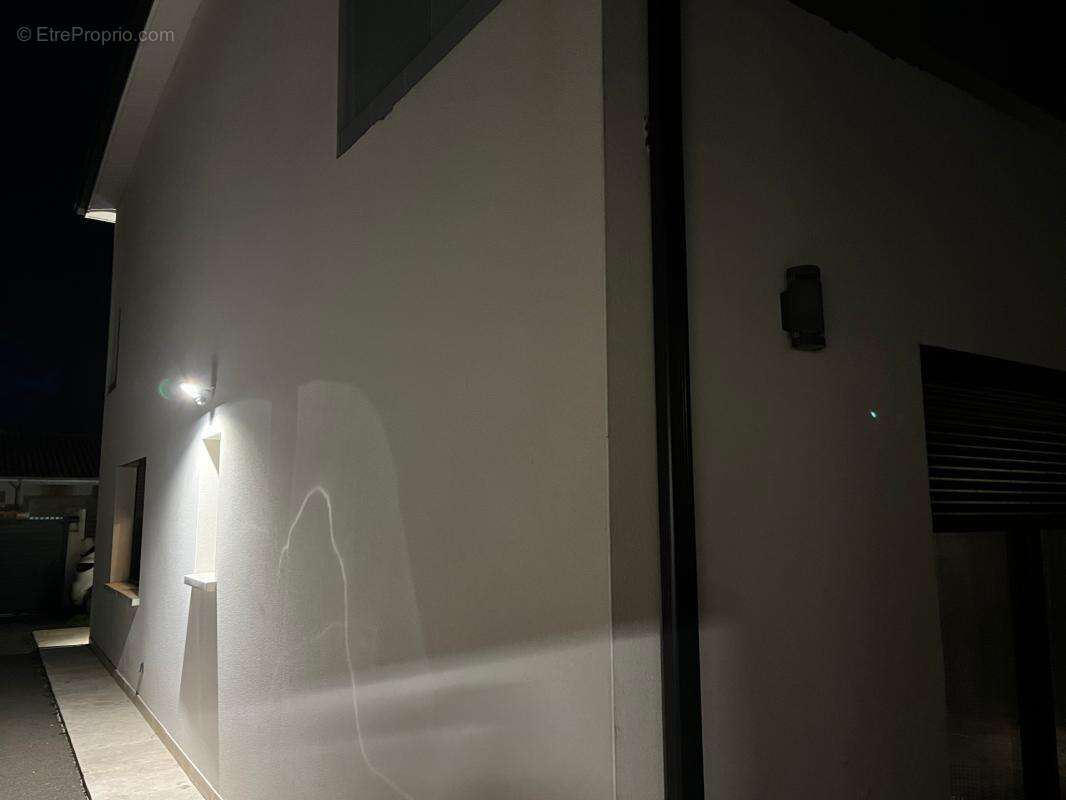 Maison 167 m² 5 chambres et garage ARVEYRES - photo 2