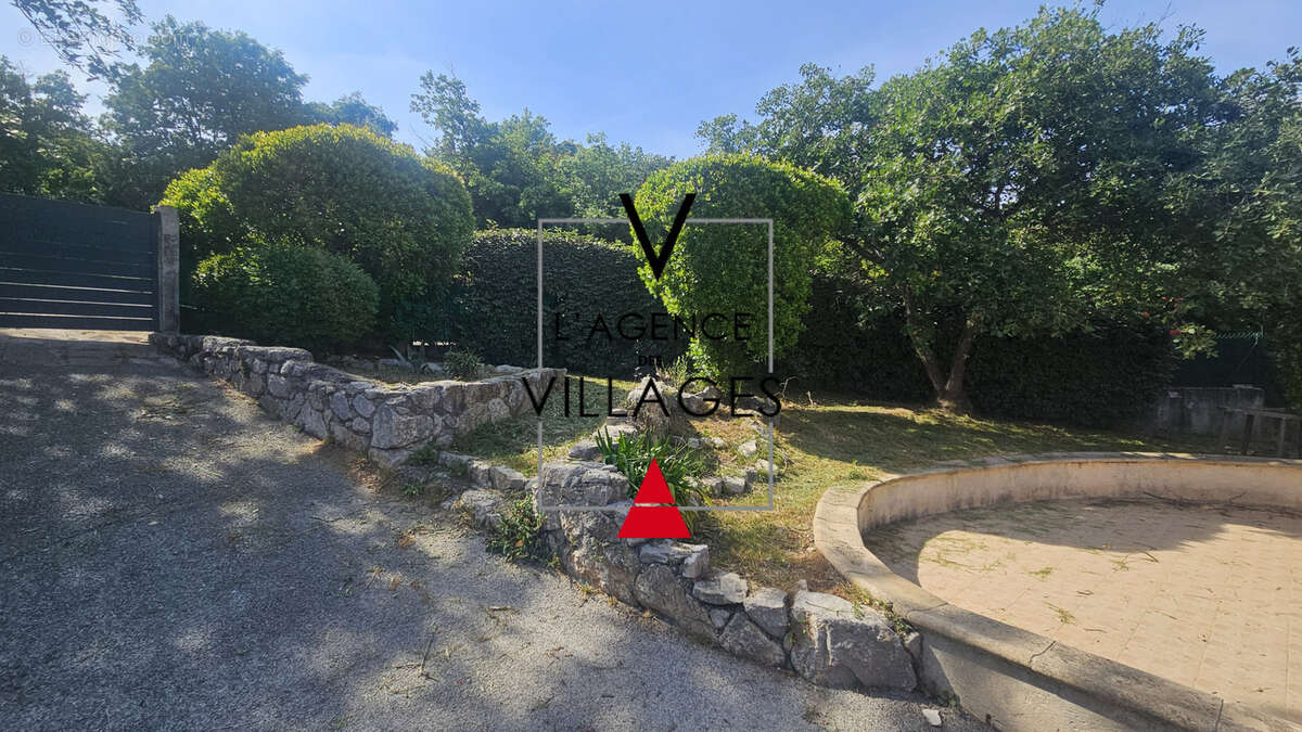 Maison à SAINT-PAUL-EN-FORET