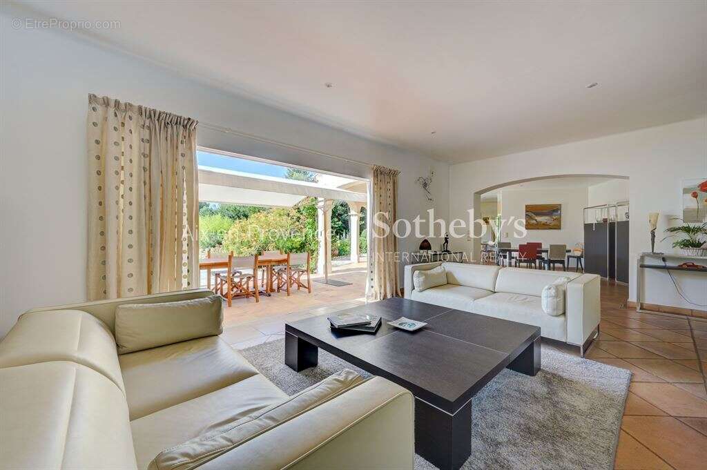 Maison d'exception - 280 m² à vendre à proximité d'Aix-en-Provence - photo 3