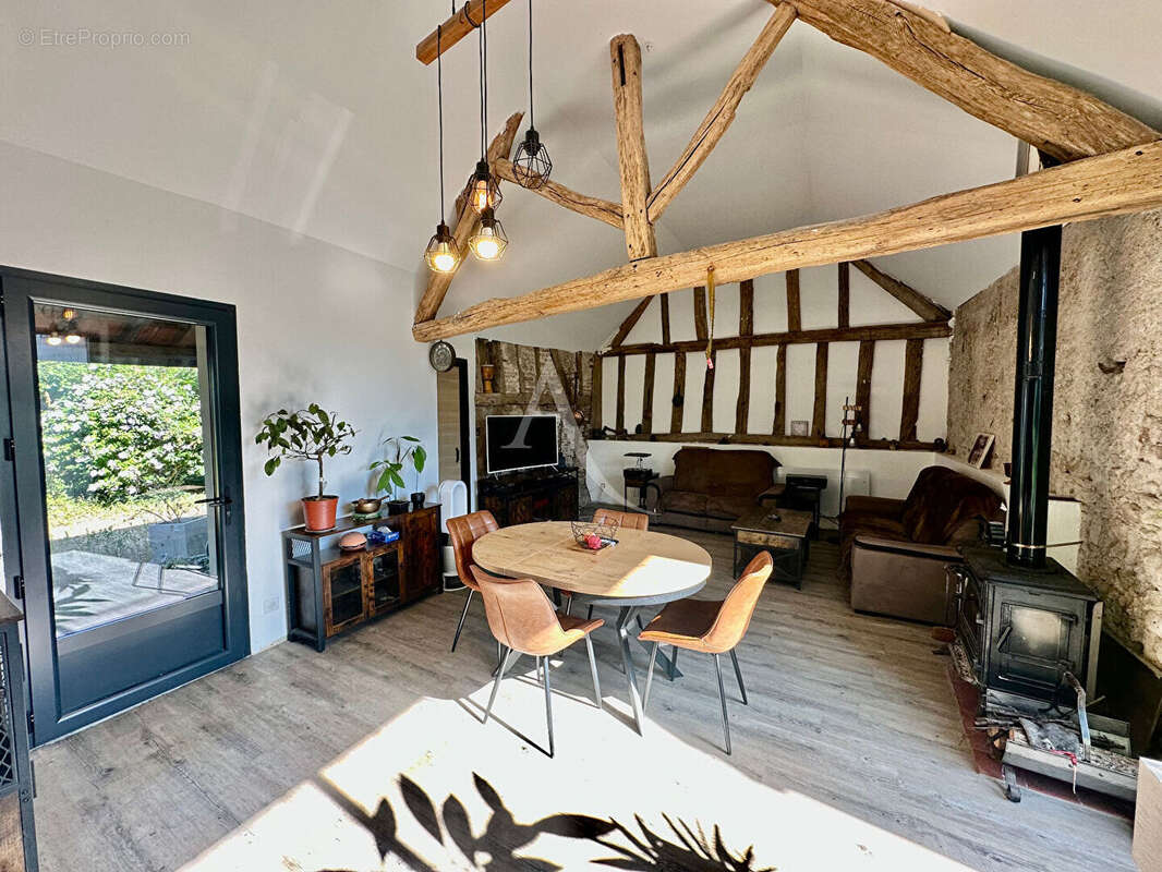Maison de charme à vendre à Sandillon (45640) - photo 8