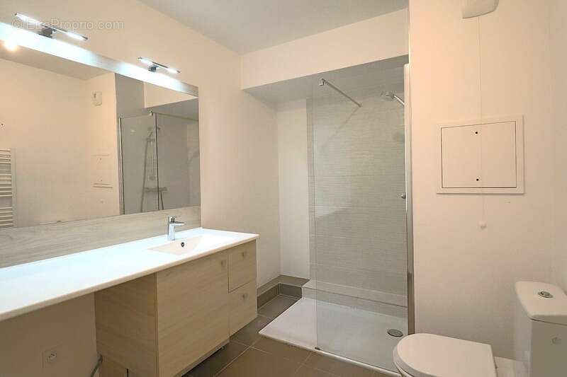 Studio récent avec ascenseur – Quartier recherché de Clichy  (92) - photo 4
