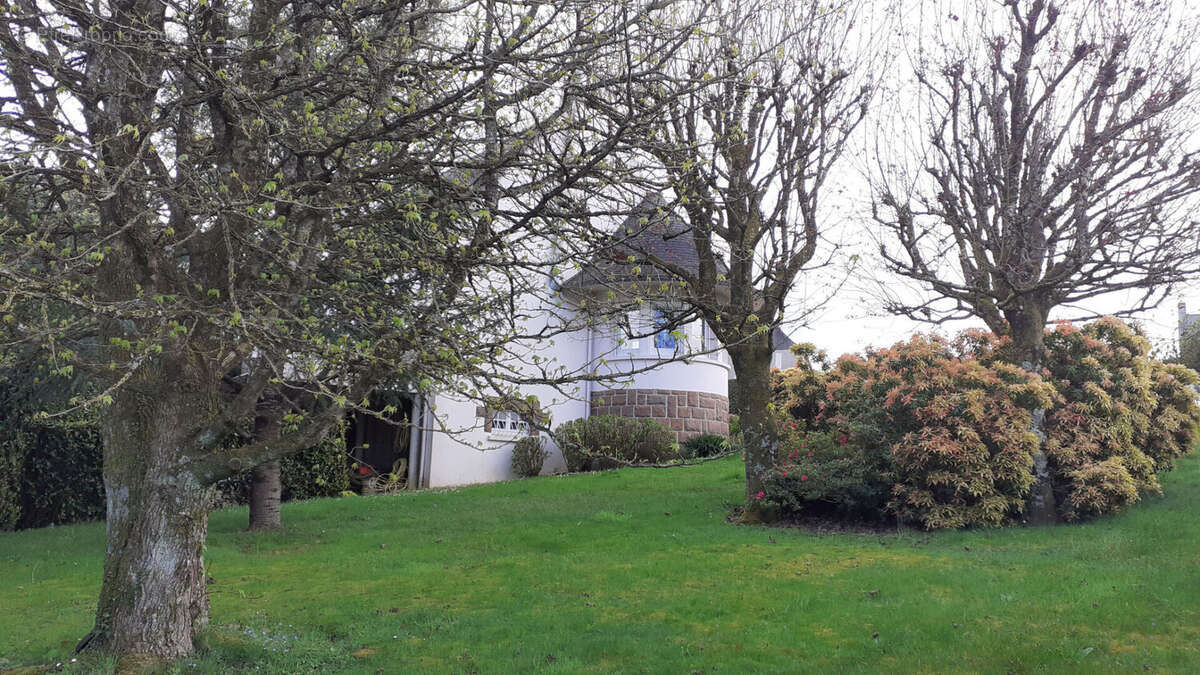 Maison à SAINT-THEGONNEC