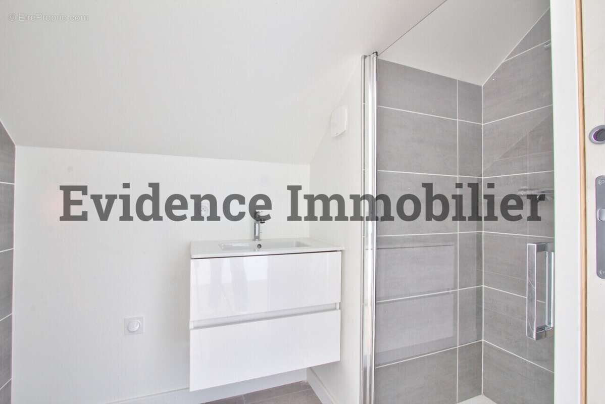 Appartement à GILLY-SUR-ISERE