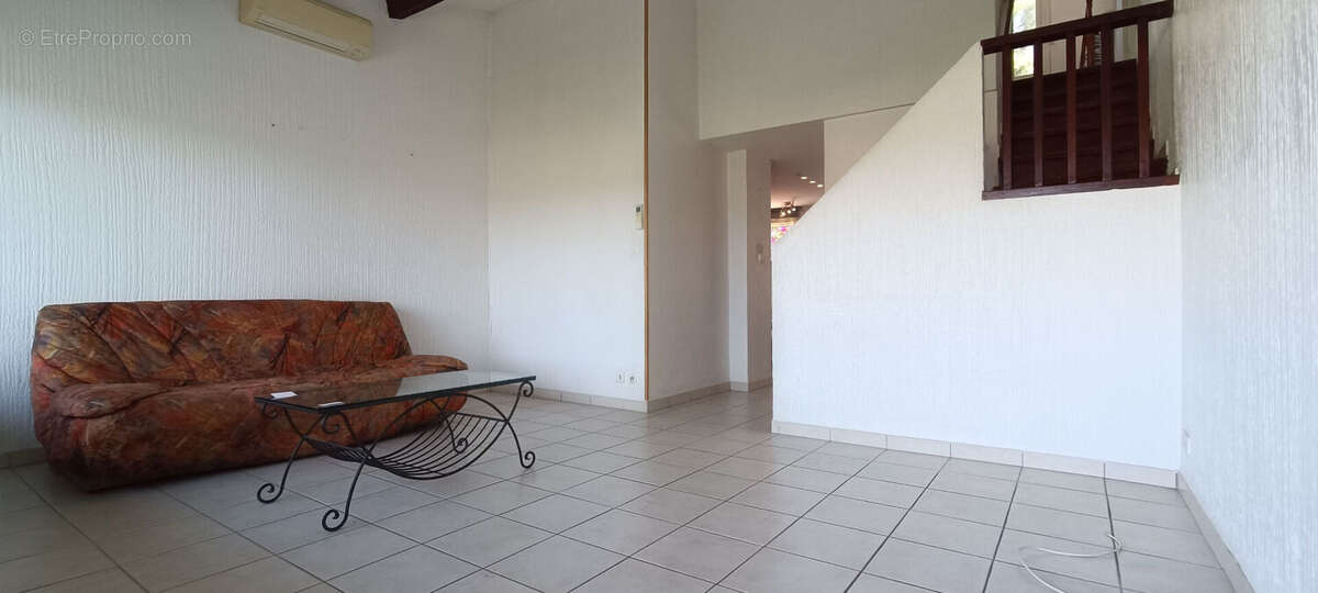 ** ** Proche Du Port ** Maison 4 pièces avec 3 Chambres ** Terrasse 77m² ** (83430) SAINT -MANDRIER SUR MER** - photo 5