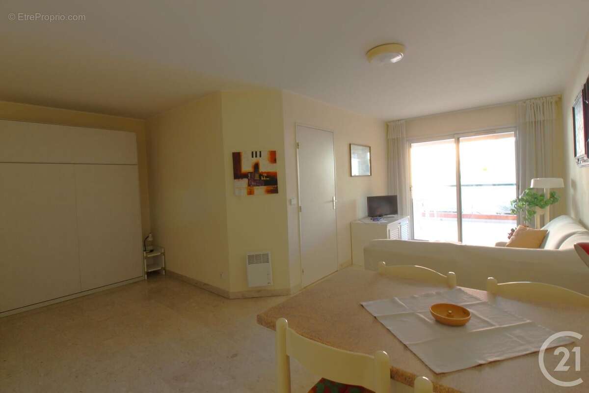 Appartement à ROQUEBRUNE-CAP-MARTIN