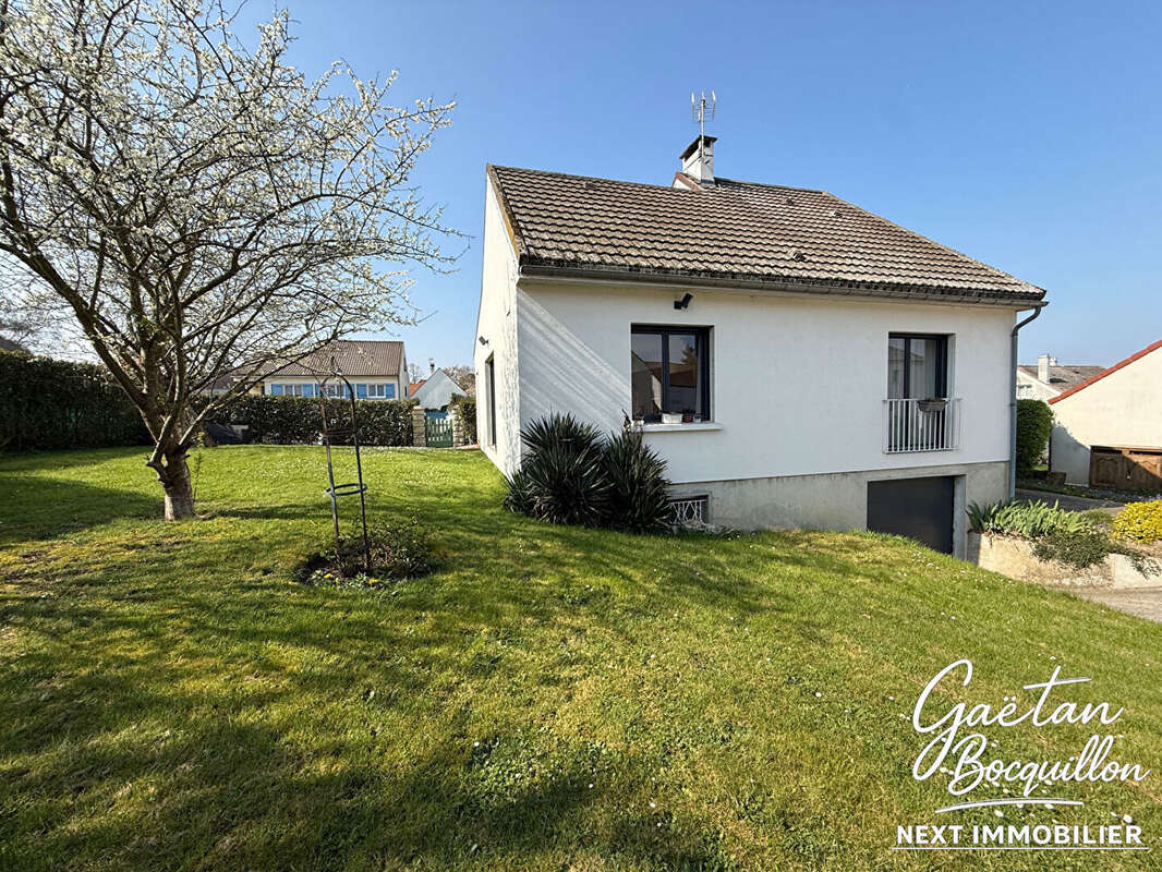 Maison à QUINCY-VOISINS