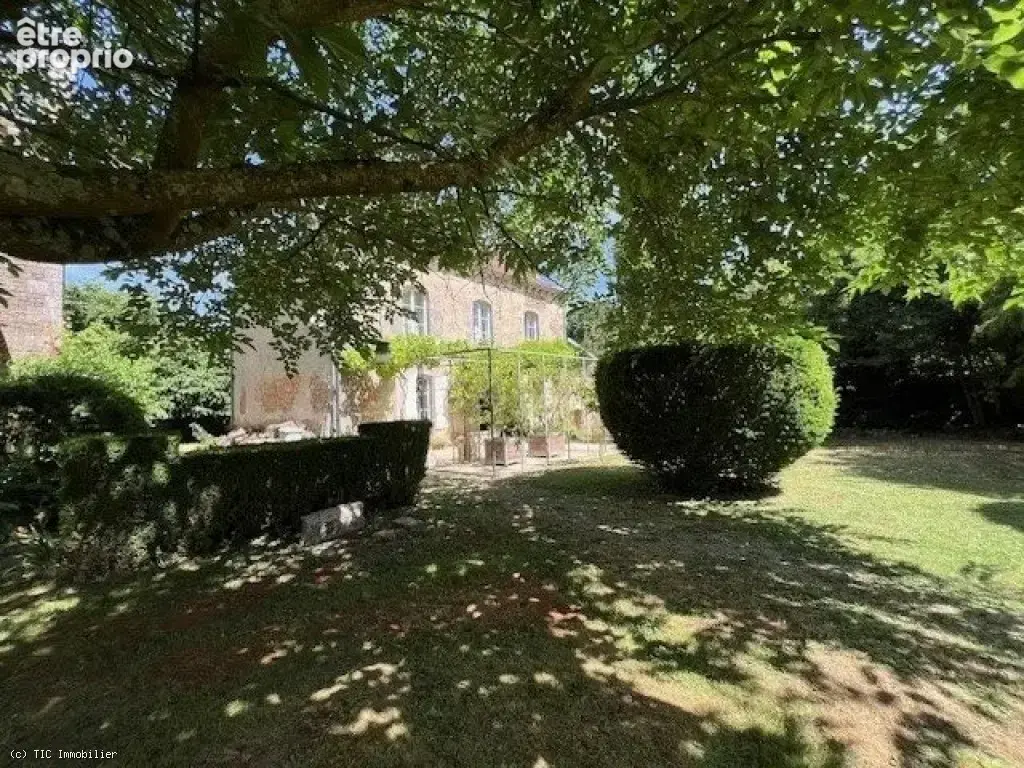 Superbe Presbytère de Caractère avec Magnifiques Jardins, entre Valence-en-Poitou et Vivonne - photo 2