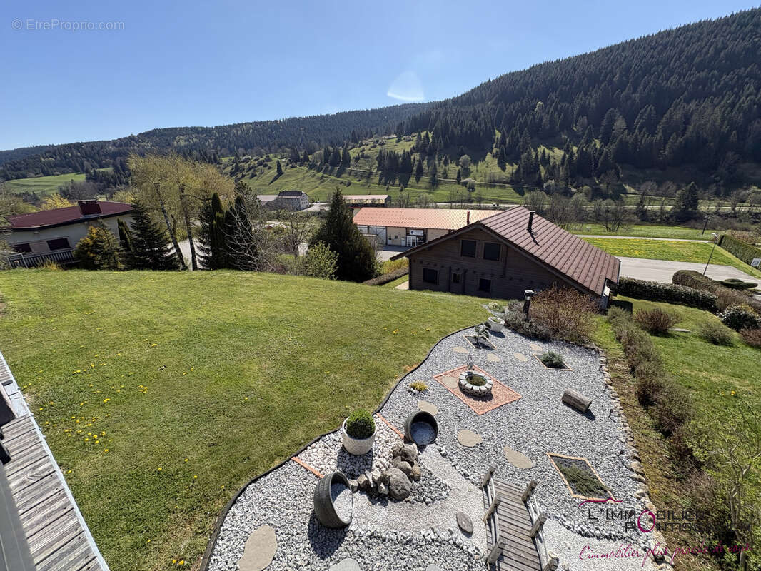 Maison à MAISONS-DU-BOIS-LIEVREMONT