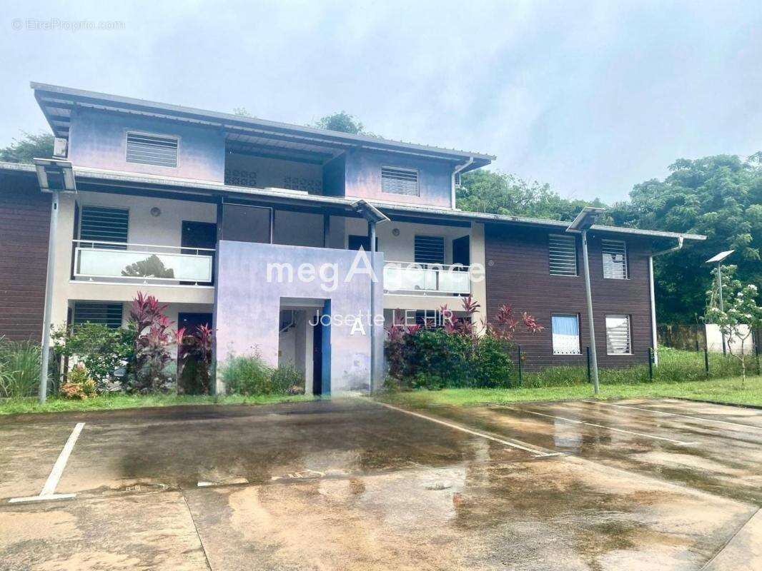 Appartement à REMIRE-MONTJOLY