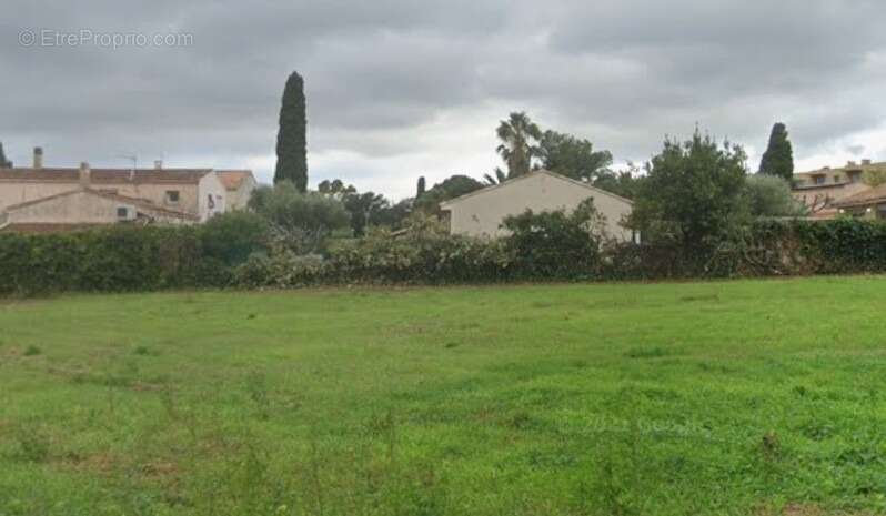 Terrain 392 m² à Bormes-Les-Mimosas  - photo 2