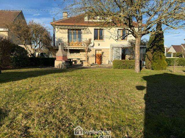 Maison à CHOISY-AU-BAC