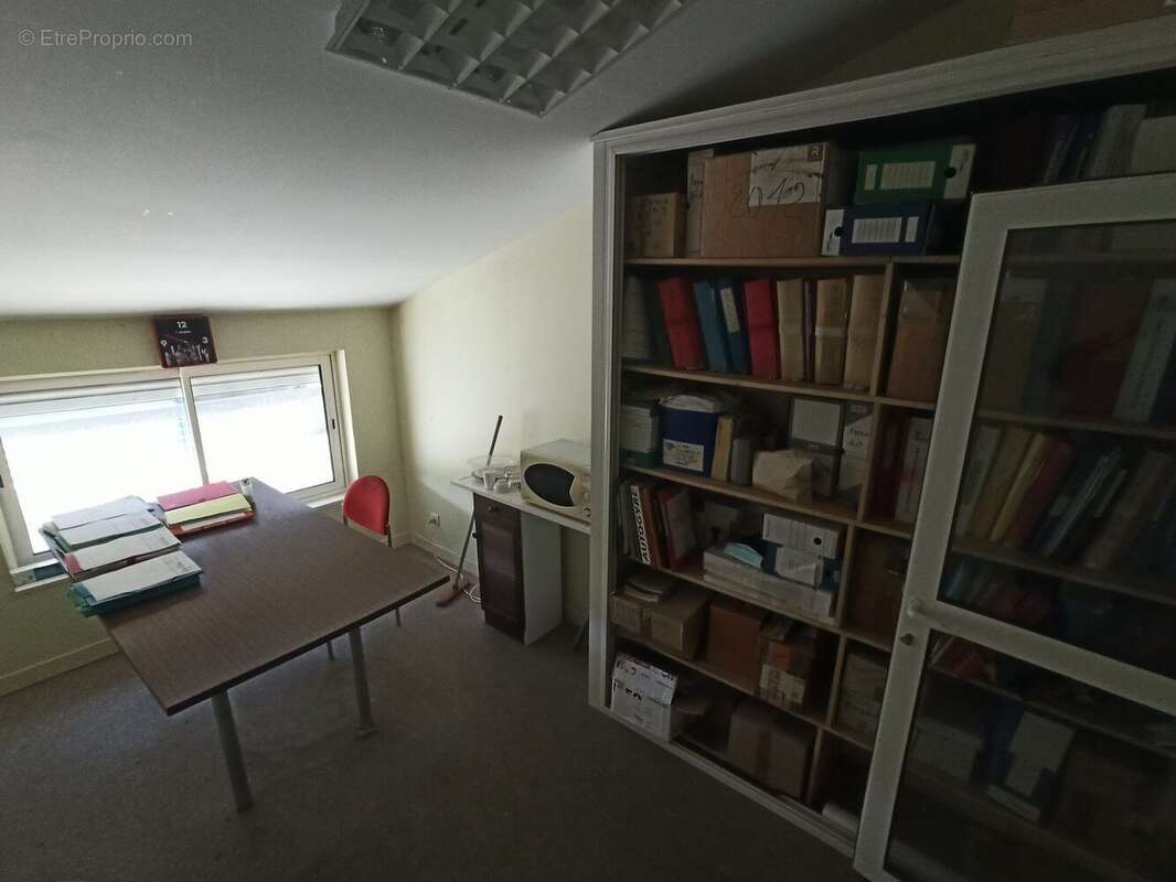 Commerce à AIXE-SUR-VIENNE