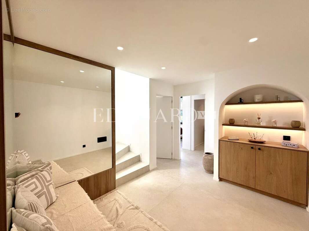 Superbe villa contemporaine avec piscine, une oasis de lumière au cœur de Roquebrune Cap Martin - photo 35
